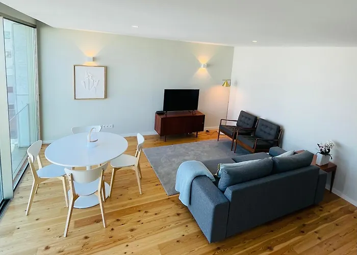 Cl Afonso Cordeiro * Matosinhos (Porto)